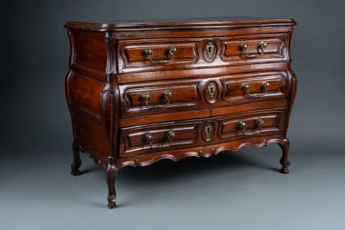 18th century - Masterpiece of master cabinetmaker, La Rochelle Louis XV period