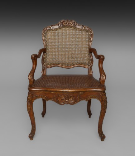 Pair of caned armchairs by René Cresson, Paris circa 1740 - Seating Style Louis XV