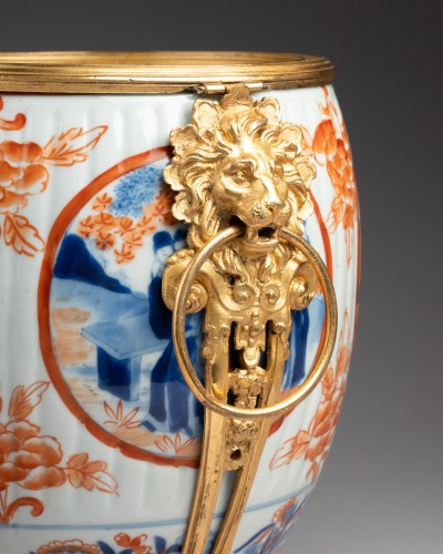 Pair of porcelain and bronze planters, Paris, 19th century - Porcelain & Faience Style Restauration - Charles X