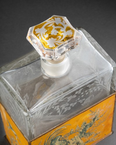 XVIIIe siècle - Grand flacon en cristal et vernis martin, Paris époque Louis XV vers 1770