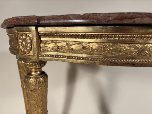 Petite console en bois de chêne doré, Paris époque Louis XVI - Mobilier Style Louis XVI
