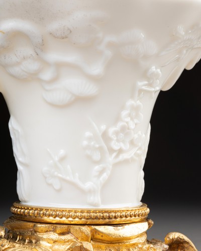 Coupe en porcelaine de Chine montée sur bronze vers 1750 - Céramiques, Porcelaines Style Louis XV