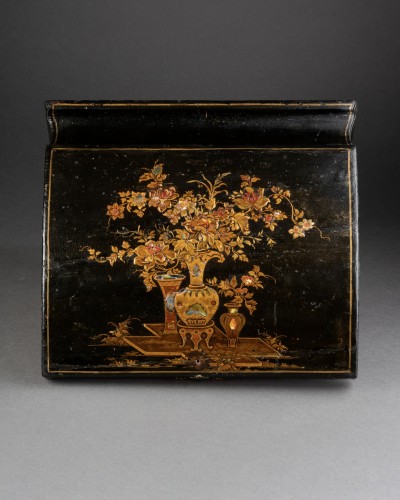 XVIIIe siècle - Coffret de toilette en vernis à décor Japonisant vers 1730