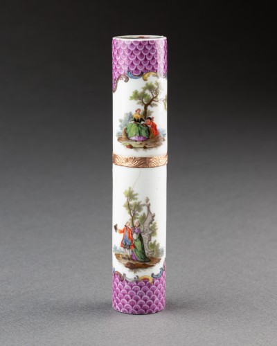 Céramiques, Porcelaines  - Etui billet doux en porcelaine de Meissen vers 1760