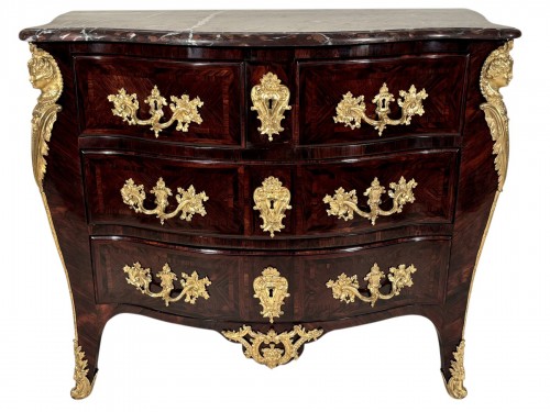 Commode aux espagnolettes attribué à Doirat, Paris époque Régence