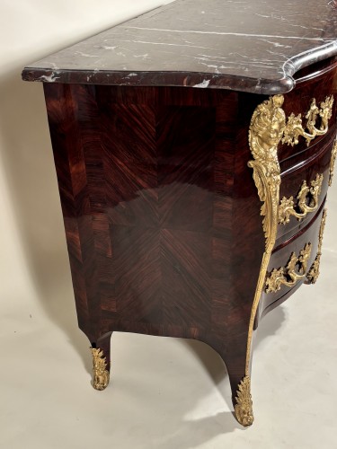 Antiquités - Commode aux espagnolettes attribué à Doirat, Paris époque Régence