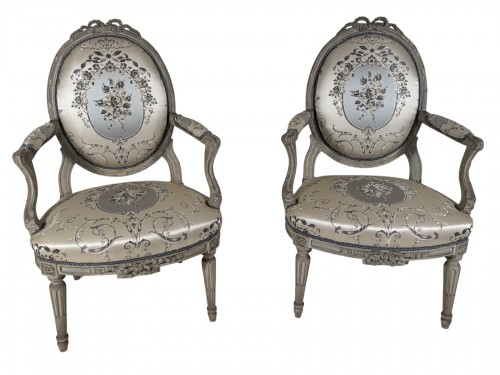 Paire de fauteuils à dossiers plats par F.N Geny, Lyon vers 1775