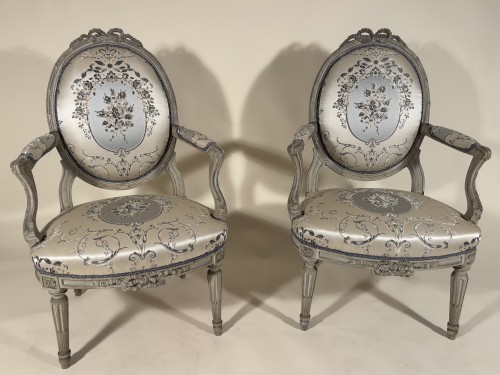 Paire de fauteuils à dossiers plats par F.N Geny, Lyon vers 1775 - Franck Baptiste Provence