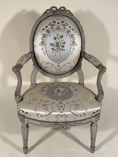 XVIIIe siècle - Paire de fauteuils à dossiers plats par F.N Geny, Lyon vers 1775