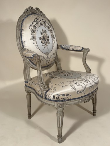 Paire de fauteuils à dossiers plats par F.N Geny, Lyon vers 1775 - Transition