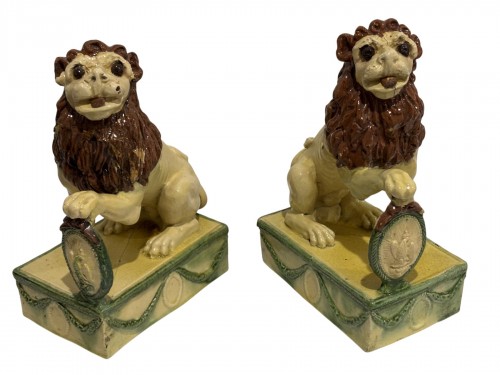 Paire de lions en terre vernissée, Apt-Castellet, époque Empire