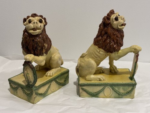 XIXe siècle - Paire de lions en terre vernissée, Apt-Castellet, époque Empire