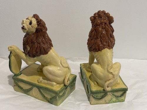 Paire de lions en terre vernissée, Apt-Castellet, époque Empire - Empire