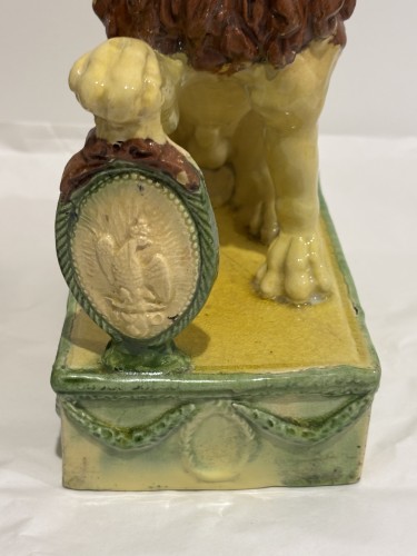 Empire - Paire de lions en terre vernissée, Apt-Castellet, époque Empire