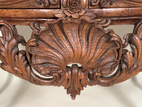 Console perruquière en noyer, Provence époque Louis XV vers 1750 - Mobilier Style Louis XV
