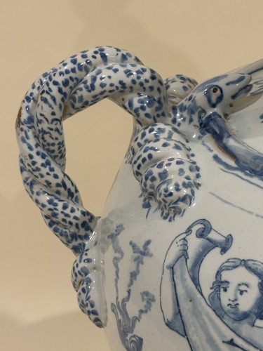 Pot à pharmacie dit de monstrance, Montpellier vers 1700 - Céramiques, Porcelaines Style Louis XIV
