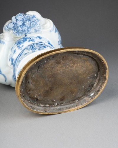 Antiquités - Japanese porcelain potpourri vase with bronze mount, Paris, circa 1840