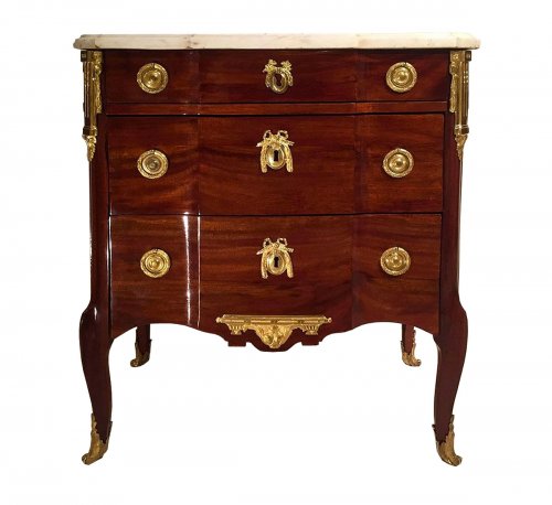 Petite commode " à la Grecque" estampillée J.F Leleu , Paris vers 1765-1770