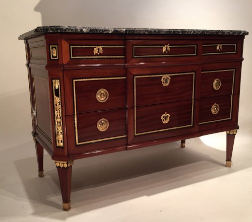 French fine commode stamped c.mauter , paris louis xvi period