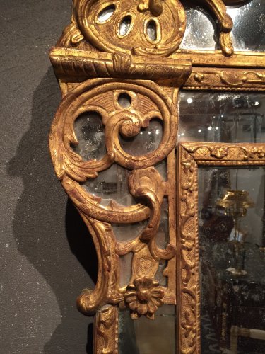 Miroir régence en bois doré vers 1710-1720 - Miroirs, Trumeaux Style Régence