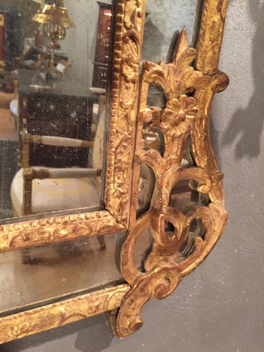 Régence - Miroir régence en bois doré vers 1710-1720