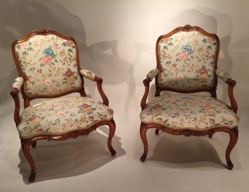French fine pair armchairs stamped N.Heurtaut , Louis XV period