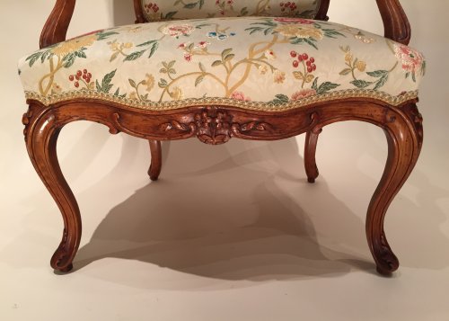 Paire de fauteuils "à la reine" estampillés N.Heurtaut , Paris époque Louis XV - Louis XV