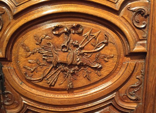 Furniture  - Monumental hunting wardrobe, Ile de France Regence period circa 1720-1730