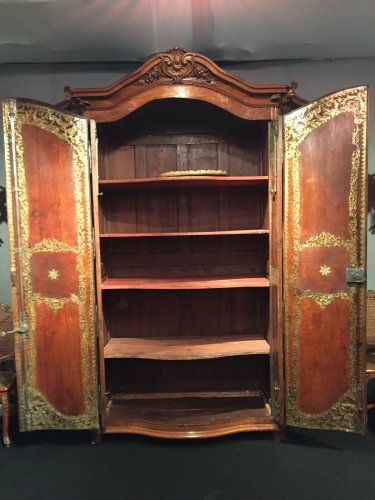 18th century - Monumental hunting wardrobe, Ile de France Regence period circa 1720-1730