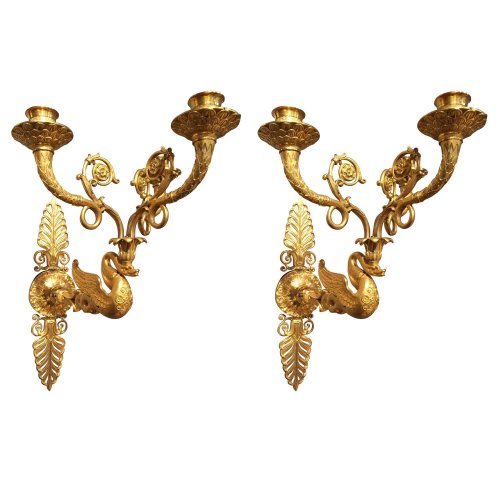 Paire d’appliques en bronze doré «aux cygnes» Paris époque Empire vers 1810