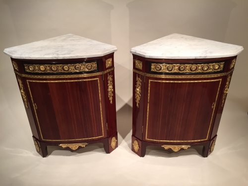 Antiquités - Pair of Corners By A.L Gilbert, Paris Louis XVI Period