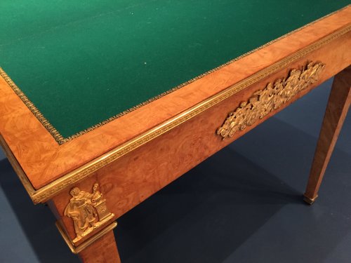 Antiquités - Table à jeux pour le Roi de Rome au Château de Meudon, Paris vers 1811