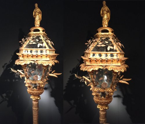 Paire de lanternes de procession en bois et tôles dorés, Venise XVIIIe siècle