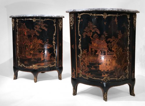 Paire d’encoignures au vernis Martin par L.Foureau, Paris époque Louis XV