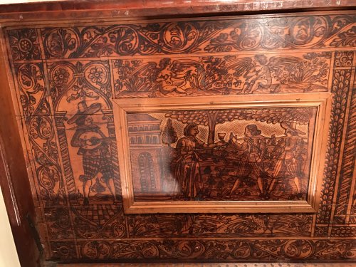 Antiquités - Grand coffre de marin en cèdre pyrogravé, République de Venise XVIe siècle