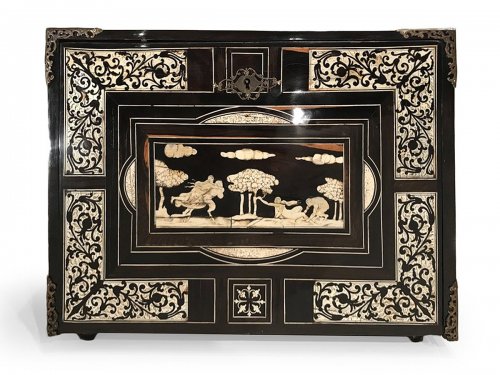 Cabinet de voyage en ébène, argent et filets en ivoire gravé, Milan vers 1620