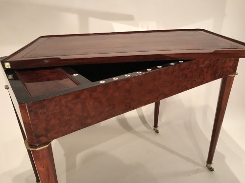Petite table Tric-Trac en acajou ronceux, attribuée à Jacob-Desmalter à Paris vers 1810 - Franck Baptiste Provence