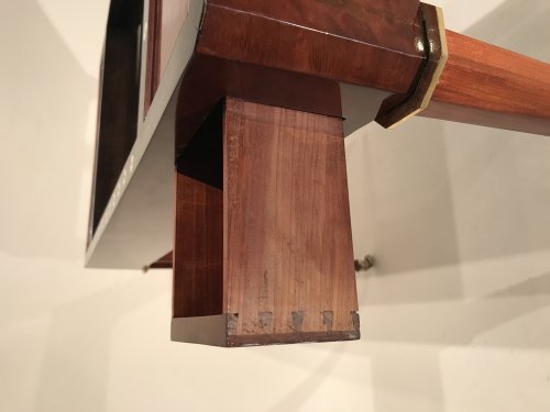 Antiquités - Petite table Tric-Trac en acajou ronceux, attribuée à Jacob-Desmalter à Paris vers 1810
