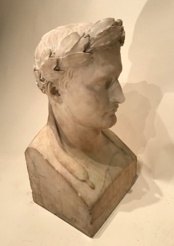 Sculpture Sculpture en Marbre - Buste de Napoléon lauré en Hermès, époque Empire
