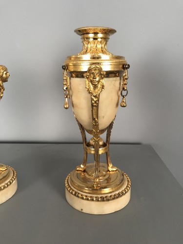 Paire de flambeaux en cassolettes tripodes, Paris époque Louis XVI - Louis XVI