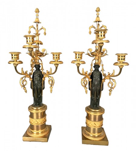 Paire de candélabres à l’étrusque en bronze doré, Paris vers 1790-1795