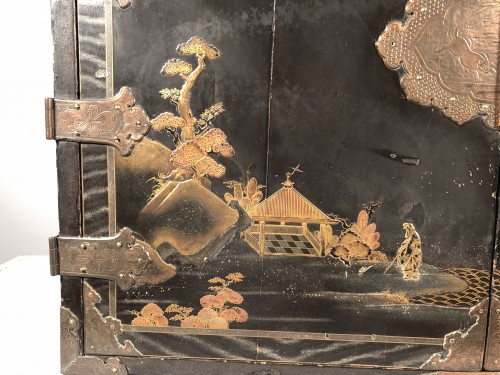 Cabinet de voyage en laque du Japon vers 1680 - Franck Baptiste Provence