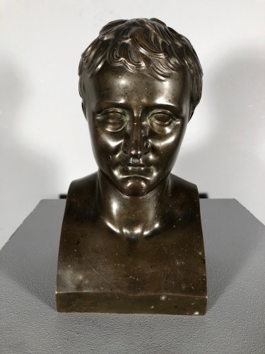 Petit buste de Napoléon en bronze d'aprés Chaudet - Sculpture Style Louis-Philippe