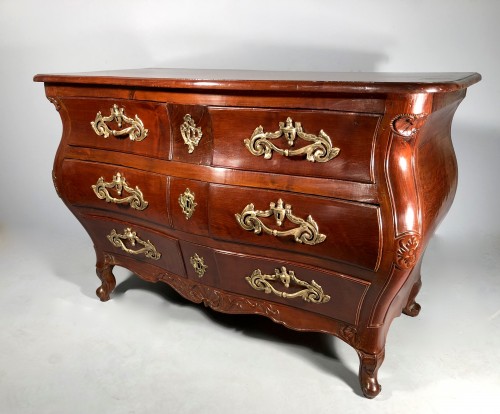 Solid mahogany &quot;de port&quot; commode, Aunis-Saintonge circa 1760 - Furniture Style Louis XV