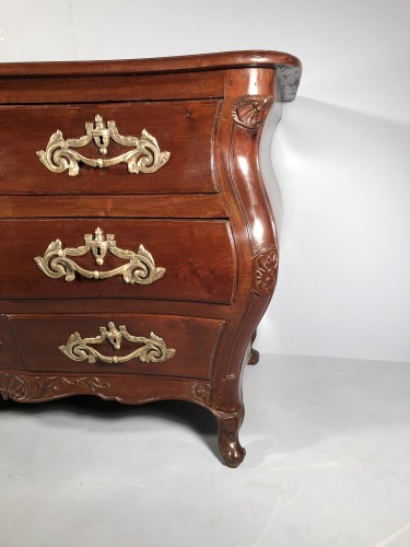 Solid mahogany &quot;de port&quot; commode, Aunis-Saintonge circa 1760 - Louis XV