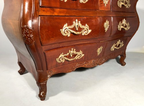 Antiquités - Solid mahogany &quot;de port&quot; commode, Aunis-Saintonge circa 1760