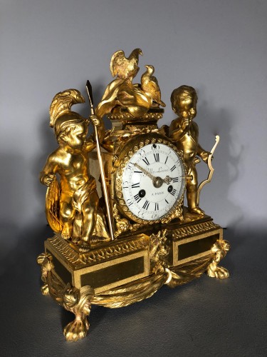 Horlogerie Pendule - L’amour triomphant de la guerre, pendule signée Vion, époque Louis XV