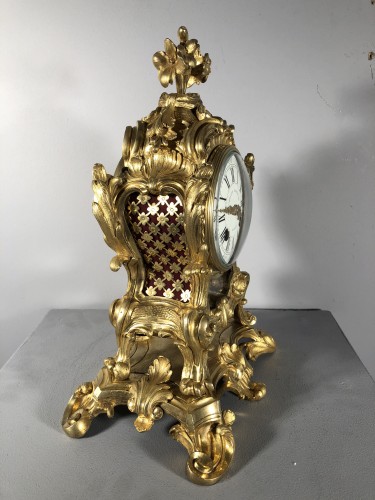 Horlogerie Pendule - Cartel à poser en bronze doré, époque Louis XV vers 1760
