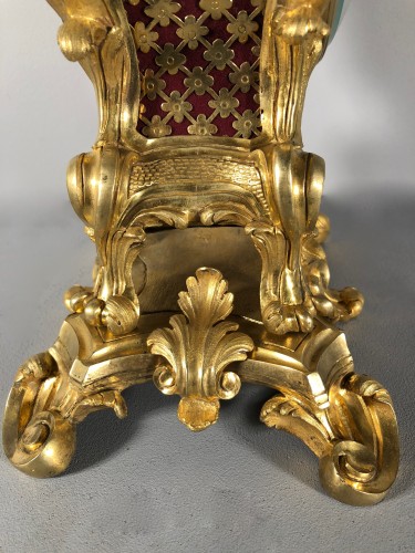 XVIIIe siècle - Cartel à poser en bronze doré, époque Louis XV vers 1760