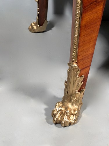 XVIIIe siècle - Commode sauteuse estampillée E.DOIRAT, époque Régence